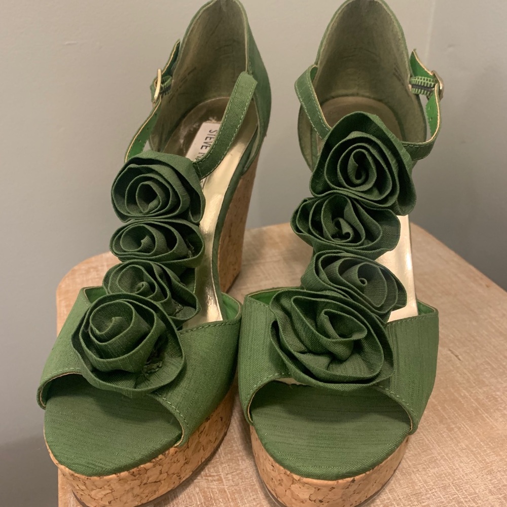 Steve Madden Green Flower Wedge Sandal